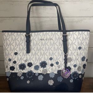 Michael Kors Carry All Tote